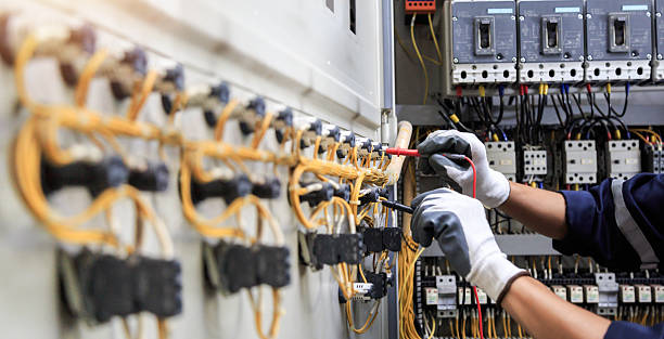 Professional Electrician technician working in Nicoma Park, OK